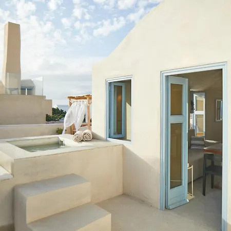 Oia's Cellars *