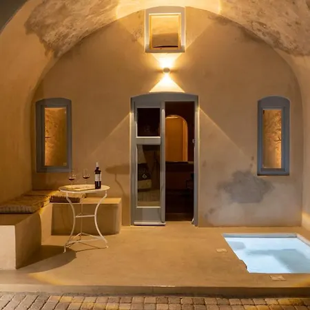 Oia's Cellars أويا