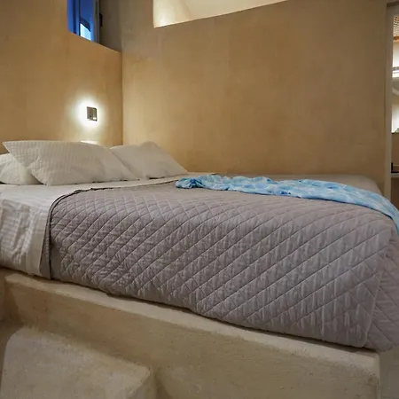 Oia's Cellars *