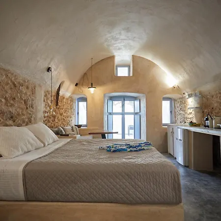 Oia's Cellars