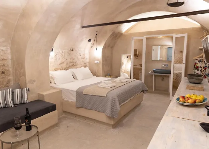 Oia's Cellars Apartment