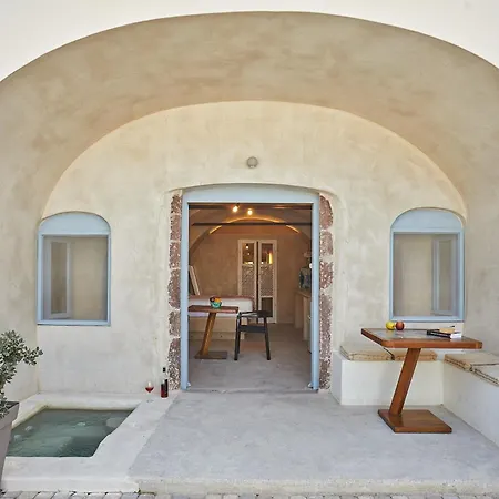 Oia's Cellars Apartman Ía