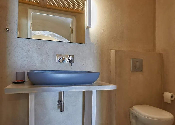 Oia's Cellars * Οία